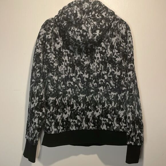 Athleta- “Tugga Sherpa Jacquard Hoodie” Black & White w/ Thumb Holes- Size Large - Picture 4 of 10